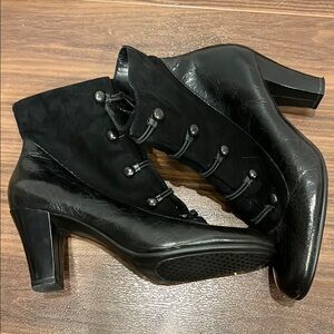 Women's Aerosoles 8.5 US Ankle Boots